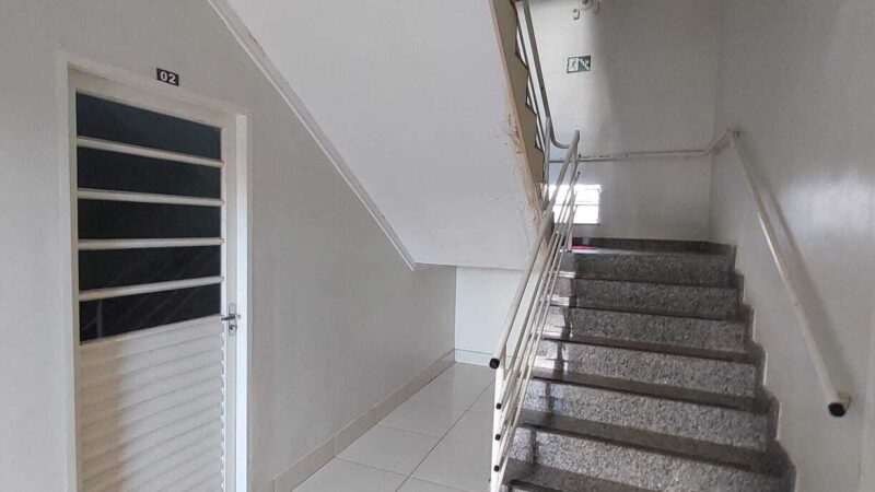 Apartamento à venda próximo ao Colégio Militar R$ 220.000,00